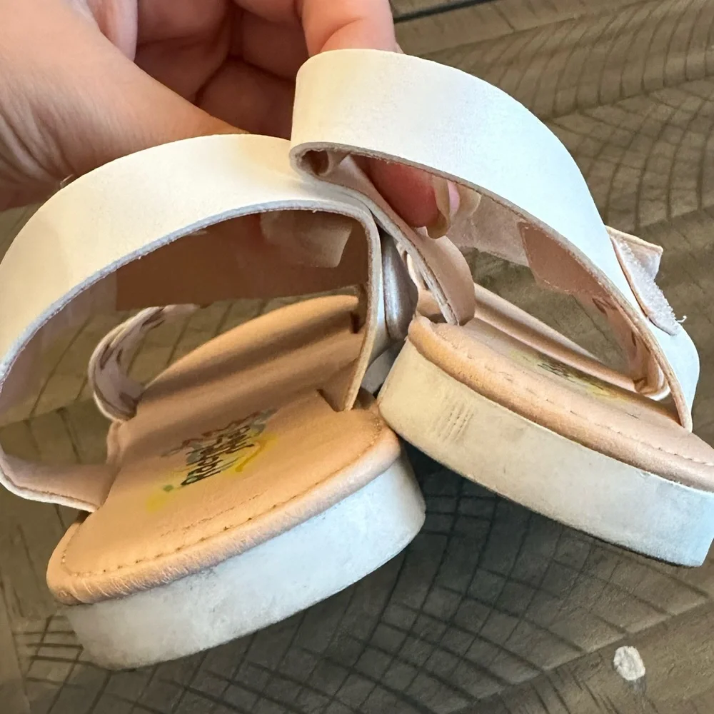 Girls dressy sandals, size 3 white braided flat open toe